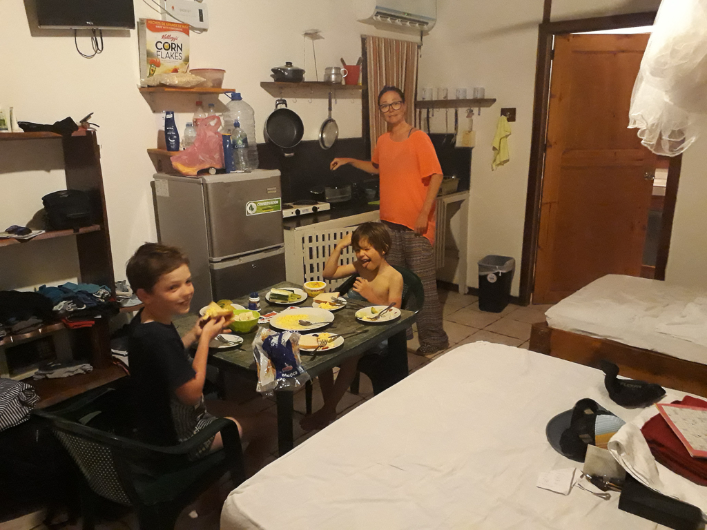 Aftensmad, tilberedning og spisning i hytten