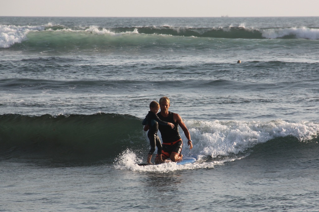 Oskar og Rasmus surfer tandem