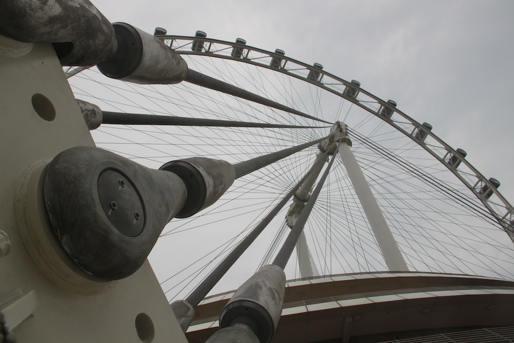 Singapore Flyer set op langs kablerne