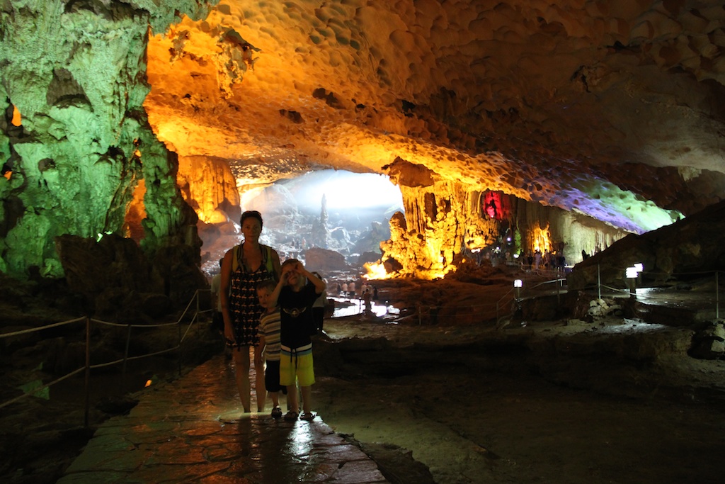 Helene, Oskar og Alfred i Surprise Cave