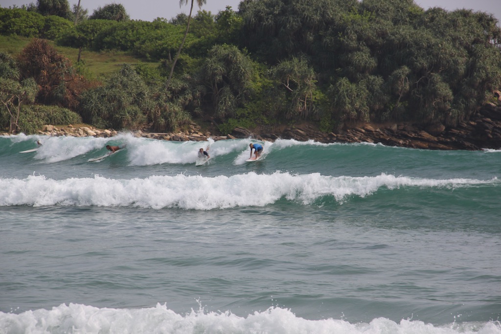 Surfing ved Hiriketiya beach